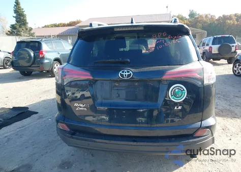 2018 Toyota Rav4 Le z USA, uszkodzony, nr VIN JTMZFREV0JD122642